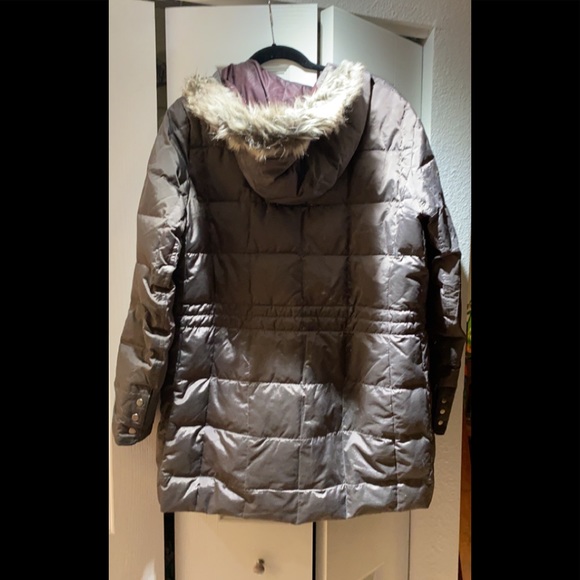 Eddie Bauer Brown thigh length fiber fill coat.XL. - Picture 1 of 3